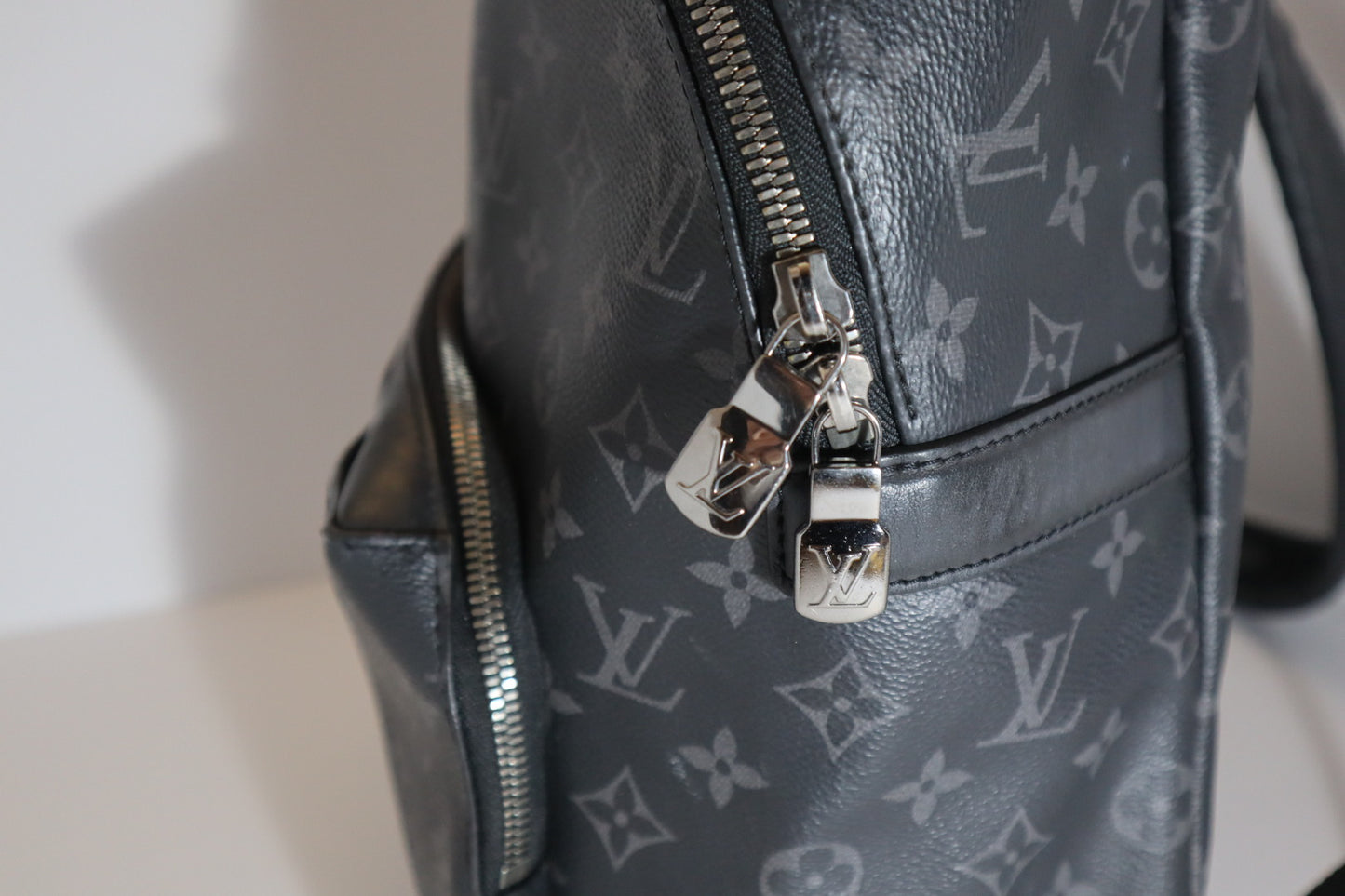 Pre-Loved Louis Vuitton Discovery Backpack Eclipse Monogram (2019) - Grey